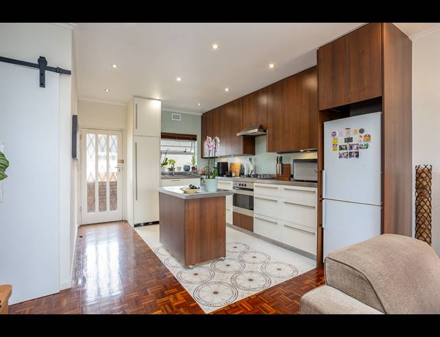 2 BEDROOM APARTMENT FOR SALE IN TAMBOERSKLOOF